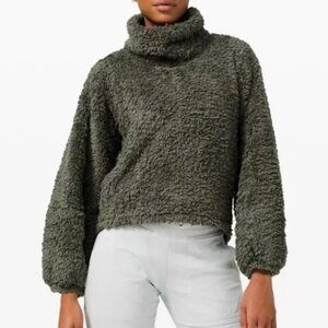 New with Tags LULULEMON Warm Restore Sherpa Fleece Pullover Army Green Size XS/S